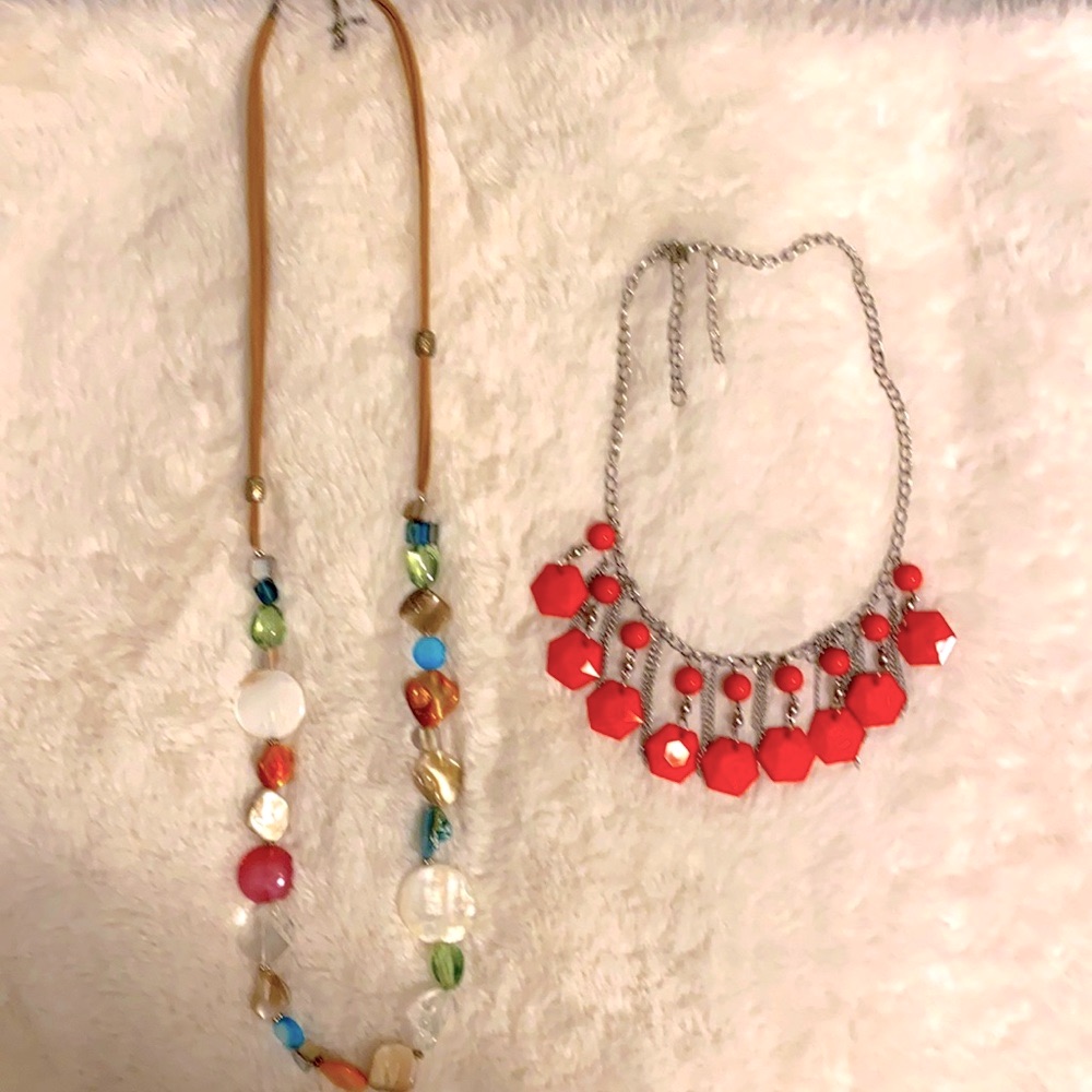 Set Of 2 Necklaces To Bring Pop Of Color To Your Outfits